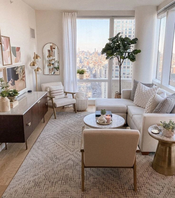 Floor-to-Ceiling Windows With a Light and Airy Layout